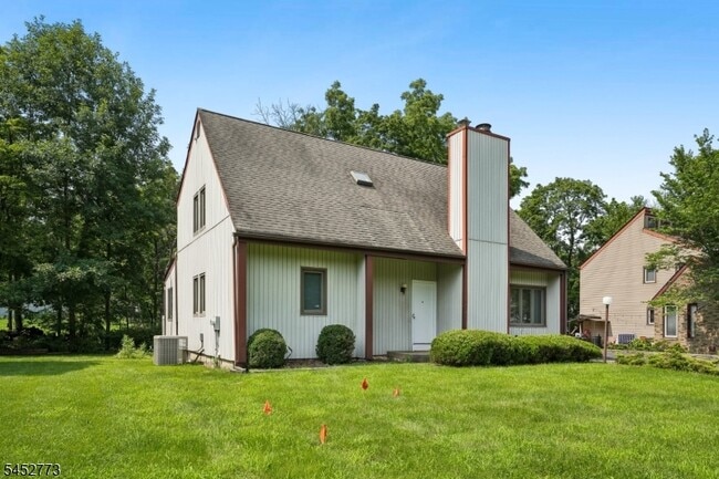 Building Photo - 4 Arbor Ct