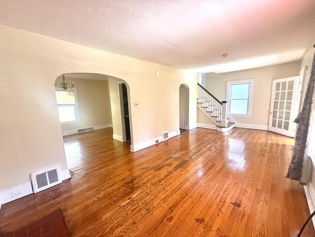 Photo - 125 Didama St House