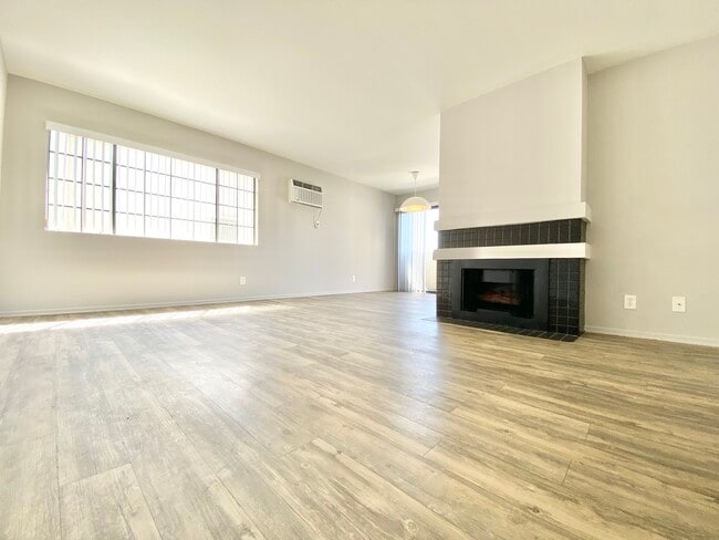 Building Photo - 3423 Mentone Ave Los Angeles CA 90034