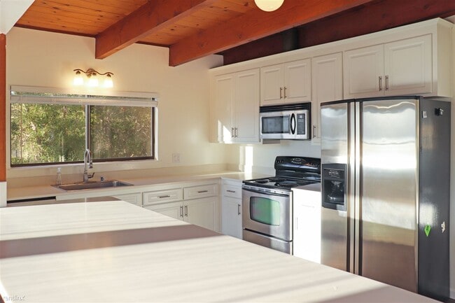 Building Photo - 3 br, 3 bath Duplex - 10 Mooring Road