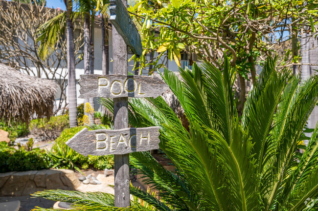 Directional Signage - Beach Creek Resort Apartments