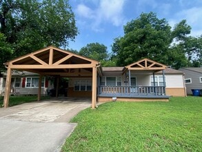 Building Photo - 4637 S Trenton Ave