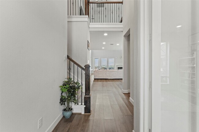 Foto del edificio - 1219 Rushcroft Wy