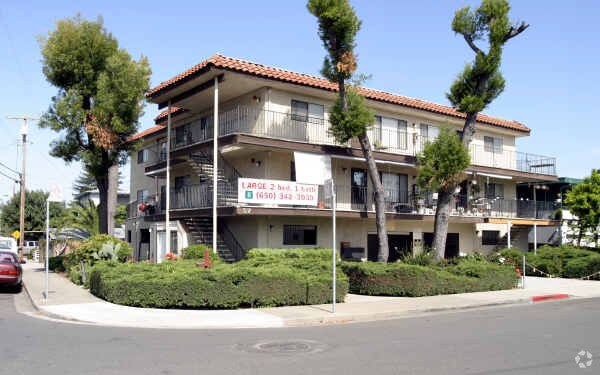 Building Photo - 57 Berkshire Ave
