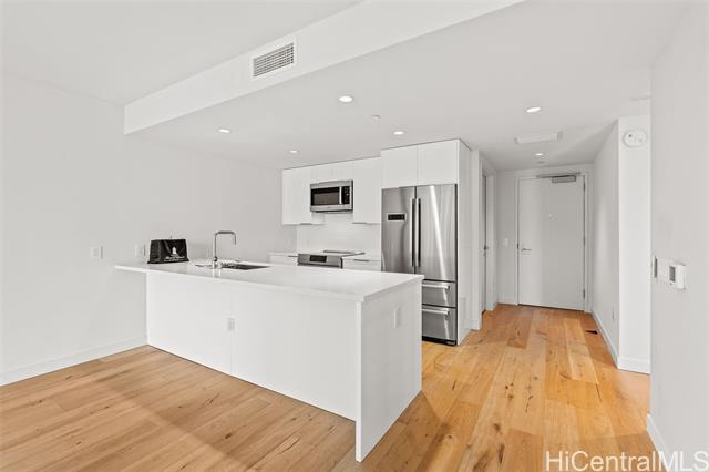 Building Photo - 1001 Queen St