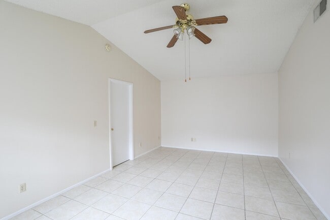 Building Photo - 2479 Fielding Ct