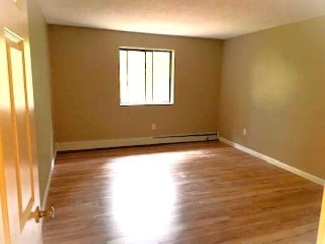 Building Photo - 1375 Bodwell Rd