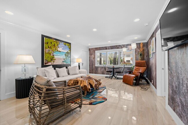 Building Photo - 1024 Bel Air Dr