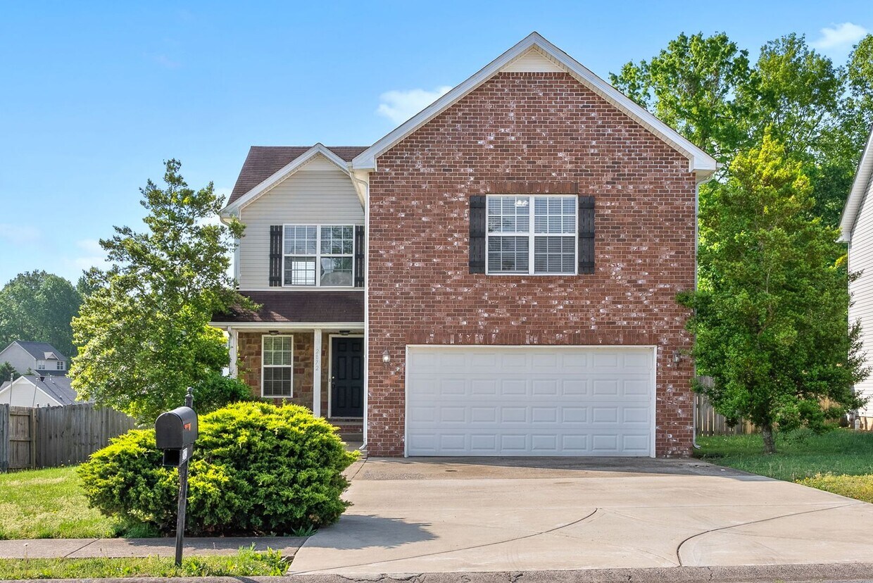 Foto principal - Pet Friendly Three Bedroom with Bonus!