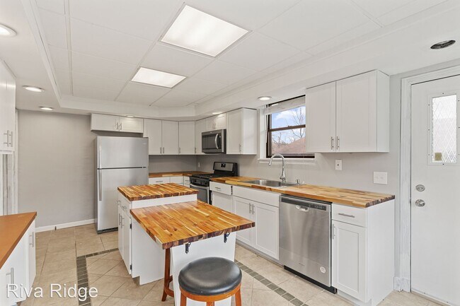 Foto del edificio - 3 br, 1 bath House - 1945 W Beckert Avenue
