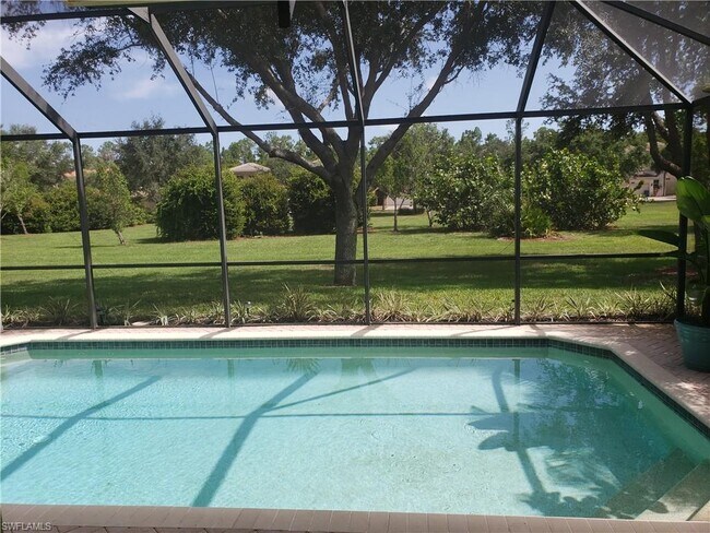 Building Photo - 10131 N Silver Palm Dr