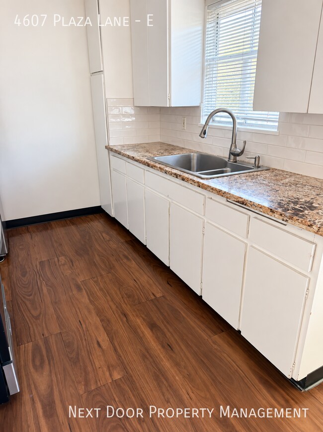 Foto del edificio - 4607 Plaza Ln