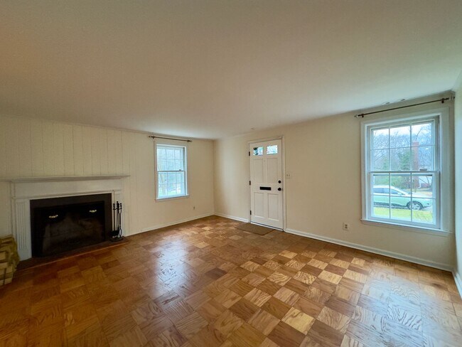 Building Photo - Spacious 3-Bedroom House with Modern Ameni...