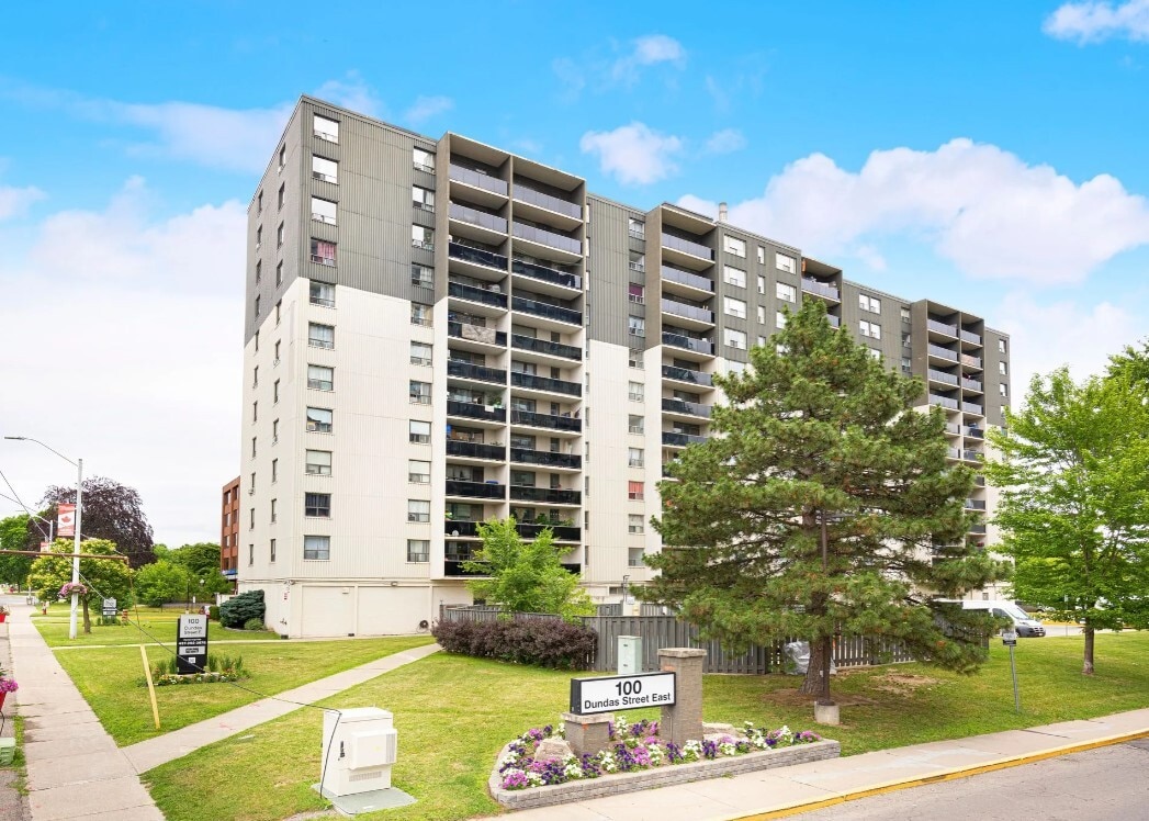Building Photo - 100 Dundas Street