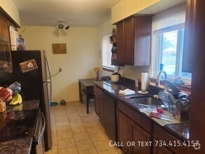 Building Photo - 2979 Verle Ave