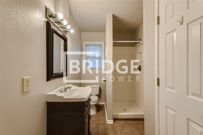 Building Photo - 817 S Vaden St