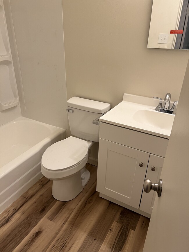 Building Photo - Shannon Hollow Apartments