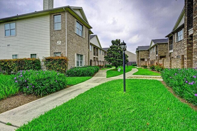 Foto del edificio - 2865 Westhollow Dr