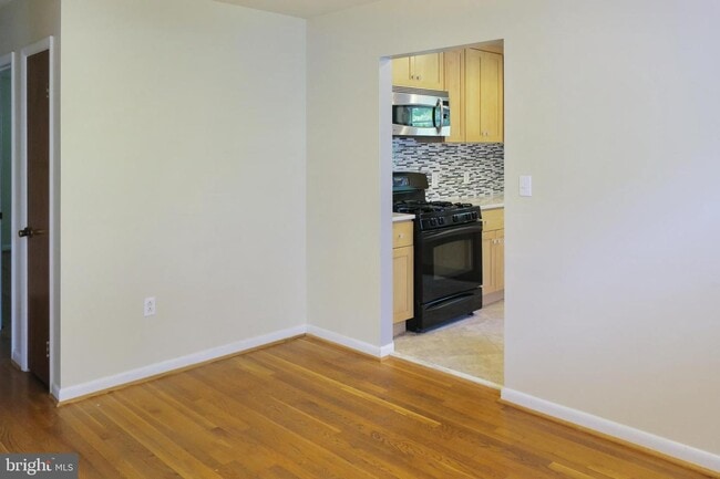 Foto del edificio - 6202 Forest Rd