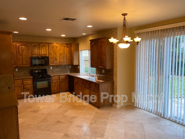 Building Photo - 10949 Bellone Way