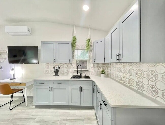 Foto del edificio - 1221 Corbett Ln