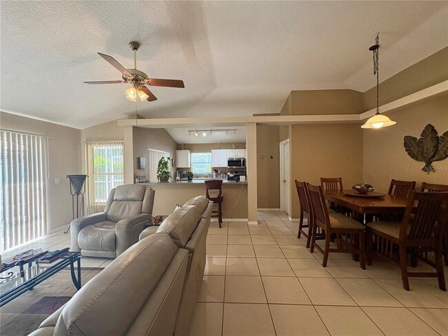 Building Photo - 17744 Esprit Dr
