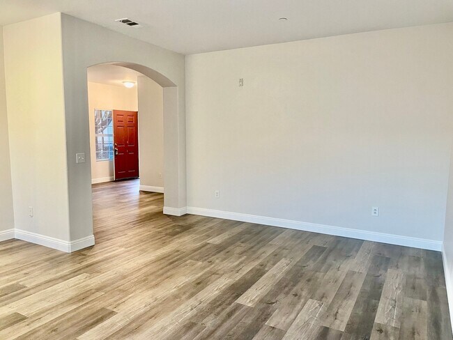 Foto del edificio - 16558 Paine St