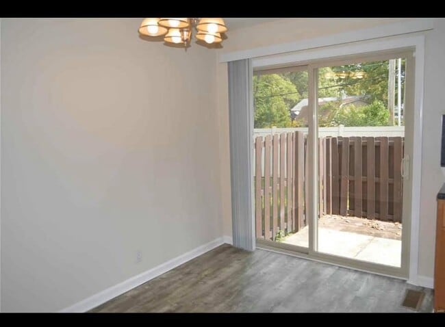 Building Photo - 1270 Clarkson Ct