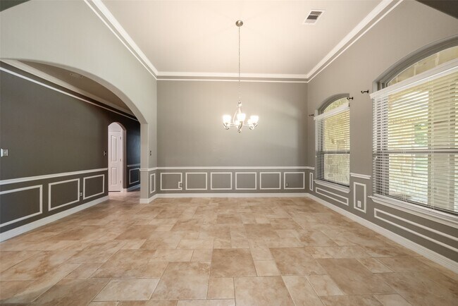 Building Photo - 1019 Monarch Oak Dr