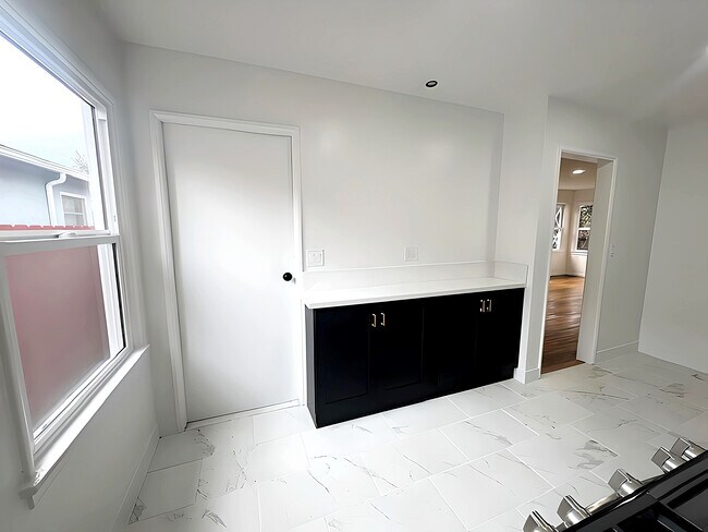 Foto del edificio - 2416 Boone Ave