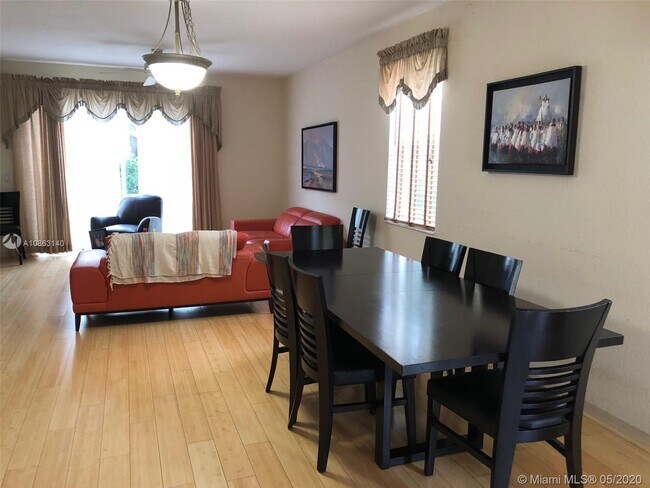 Building Photo - 2149  Hacienda Ter  4 Weston Fl 33327