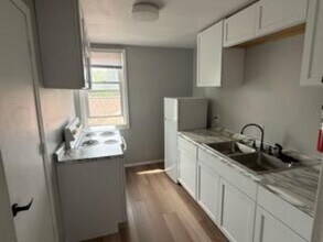 Building Photo - 5036 S 92nd St