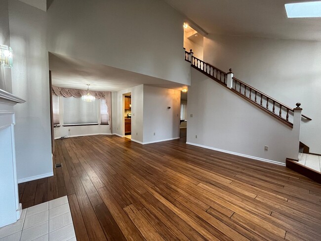 Foto del edificio - Spacious 3 Bedroom Home In Federal Way