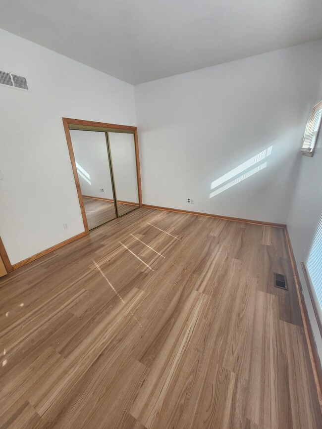 Building Photo - 1209 N 11th St