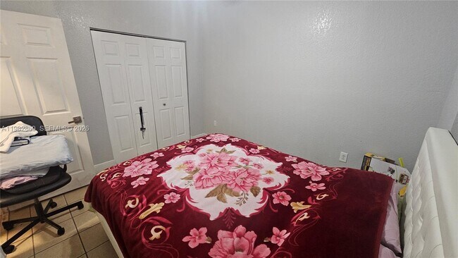 Foto del edificio - 3520 NE 3rd Dr