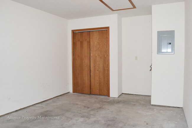 Building Photo - Brookmont Dr. 516-518