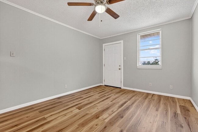 Foto del edificio - 1200 NW 3rd Ave