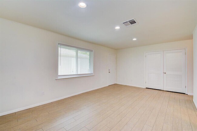 Building Photo - 3402 Willie Way