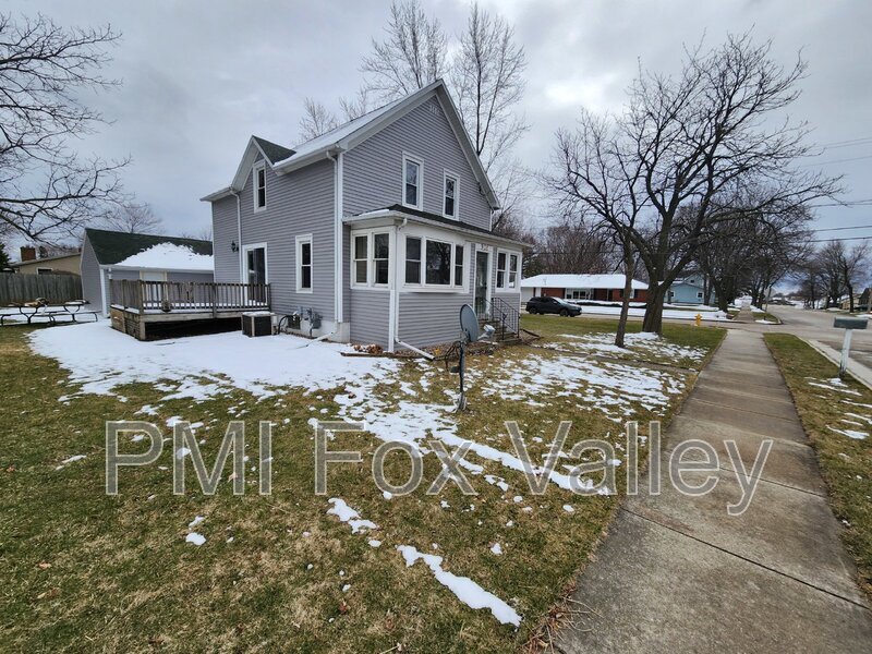 902 Adams St, Little Chute, WI 54140 House Rental in Little Chute, WI