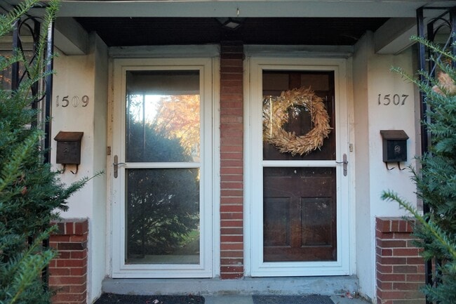 Building Photo - 1509 Lincoln Ave