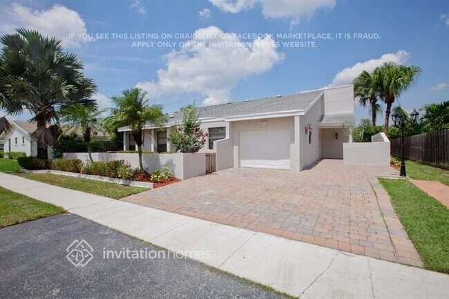 Building Photo - 581 SW 166th Terrace