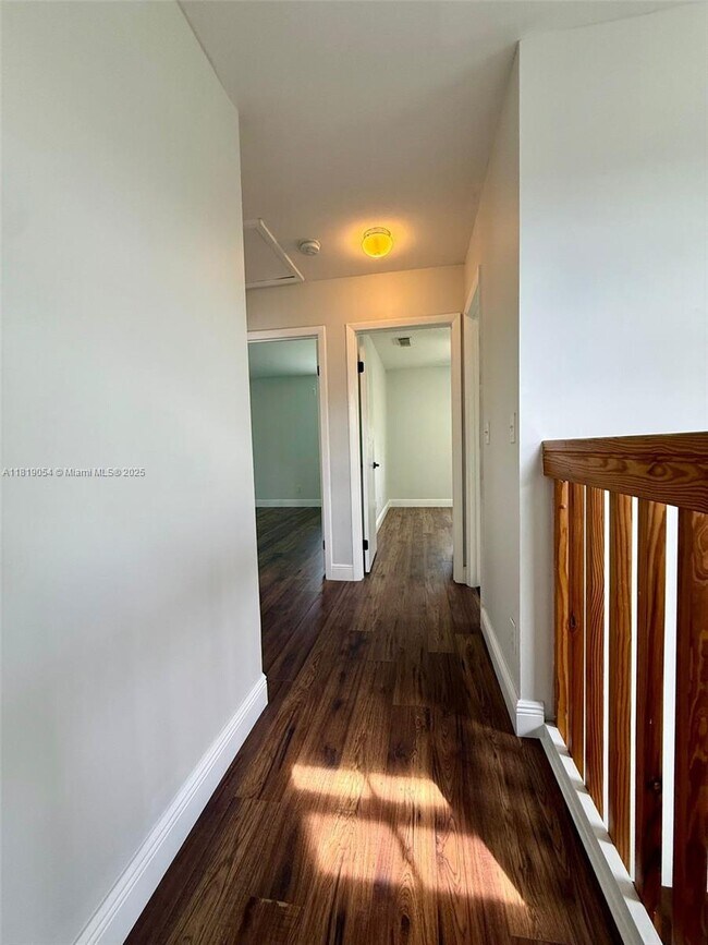 Foto del edificio - 201 NW 207th Ave