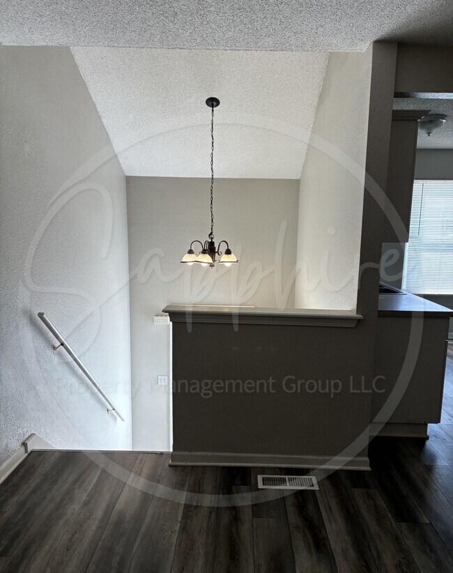 Foto del edificio - 5623 N Northwood Terrace