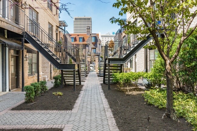 Building Photo - 90 Normandy Ave