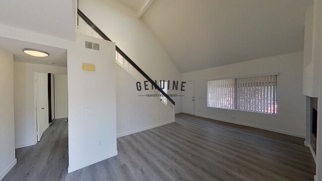 Building Photo - 2 Story 2Bd 2Ba Condo w/Vaulted Ceilings a...