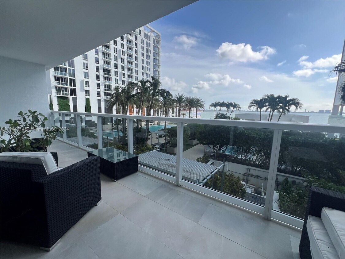 Photo - 600 NE 27th St (Miami, FL)
