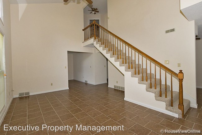 Building Photo - 2575 Lisa Dr