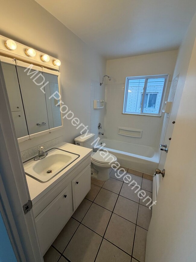 Foto del edificio - 2129 Weiss St