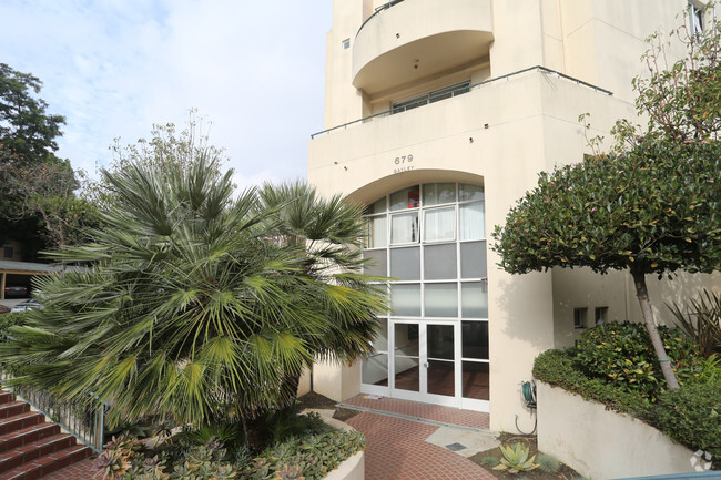 Building Photo - Gayley Terrace