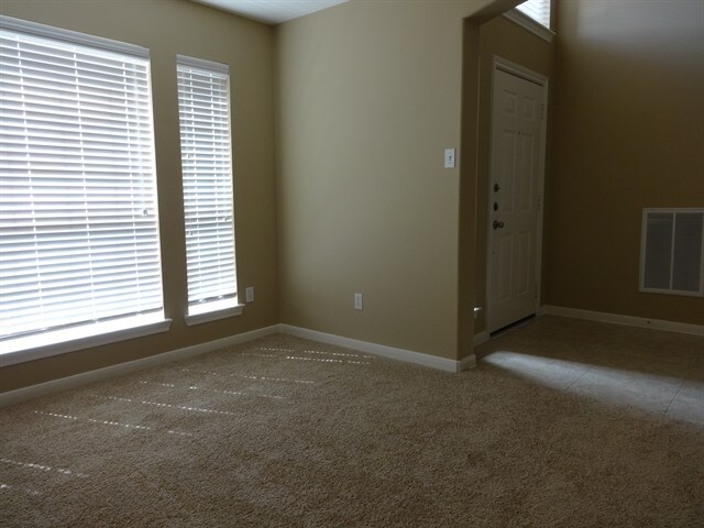 Building Photo - 15430 Brock Creek Way